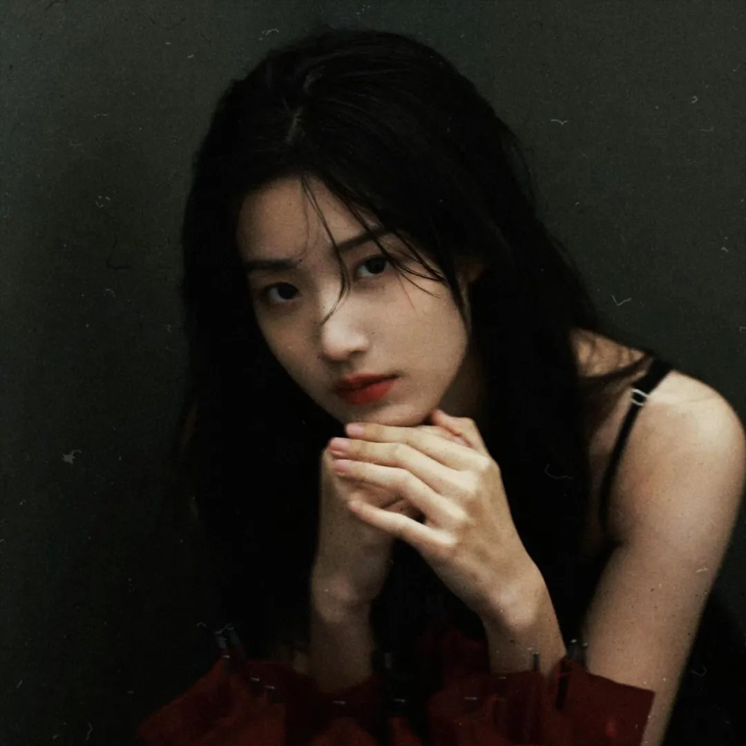 女服务员